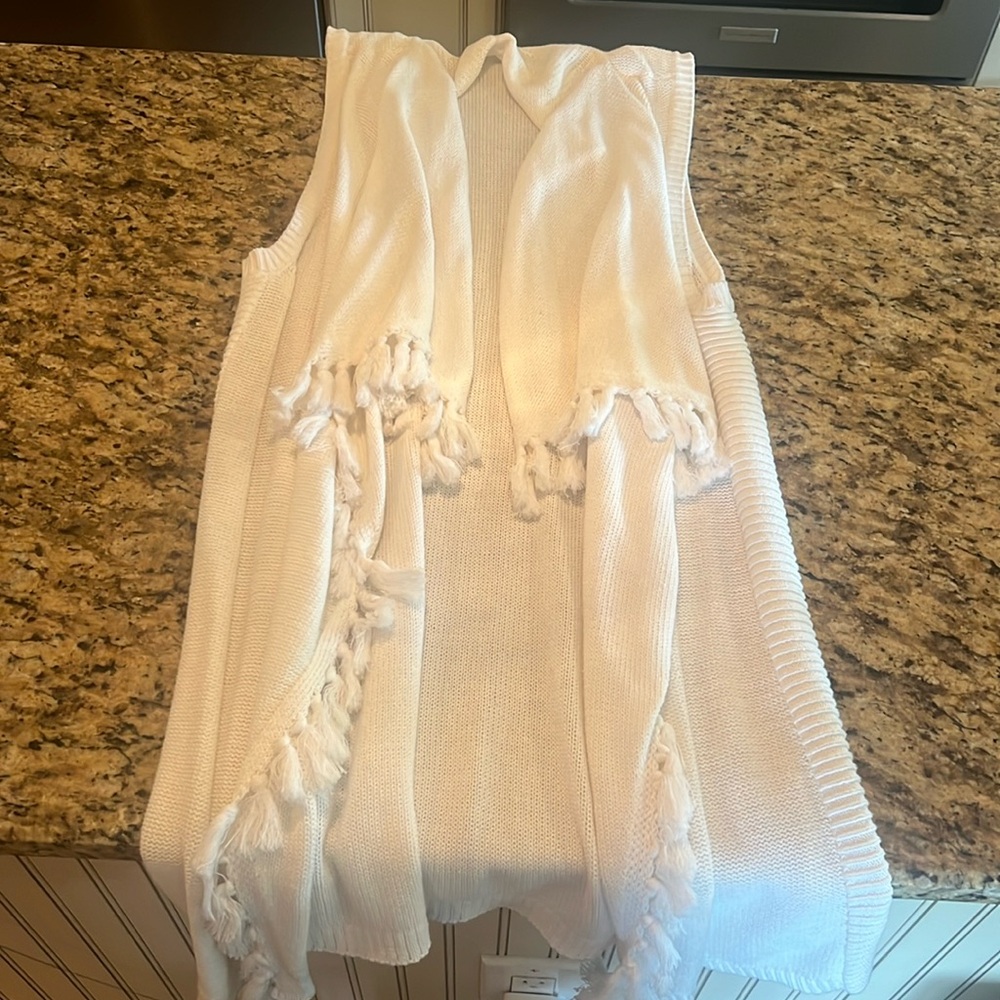 Lilly Pulitzer Size Small Abbott Sweater Vest in Bright White - Picture 3 of 4